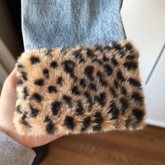 Reformation Aussie Denim Jacket with Leopard faux fur - Picture 4 of 6